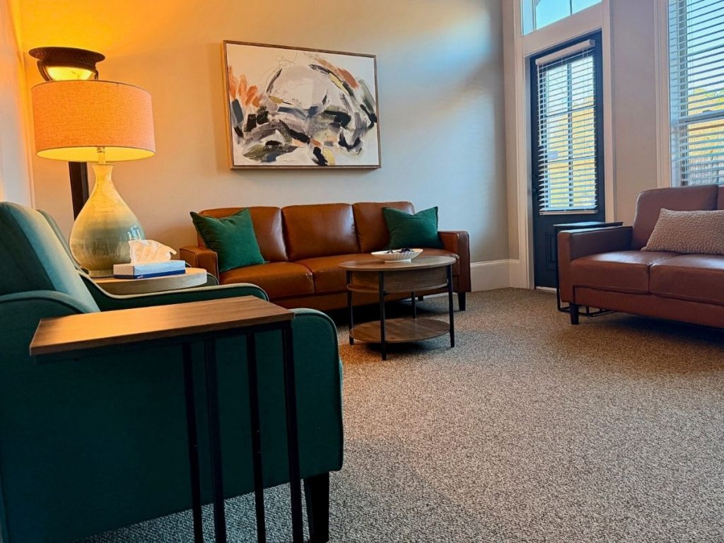 Comfortable and ADA accessible lounge area at Southern Pines Recovery outpatient detox in Evans GA